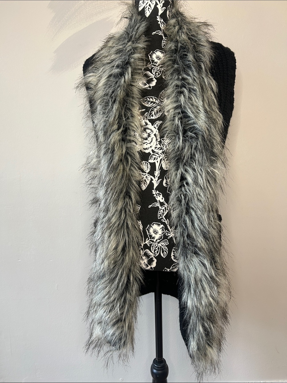 Jessica Simpson Faux Fox Fur Knit Sweater Vest Cardigan Black Women Small - Picture 3 of 9
